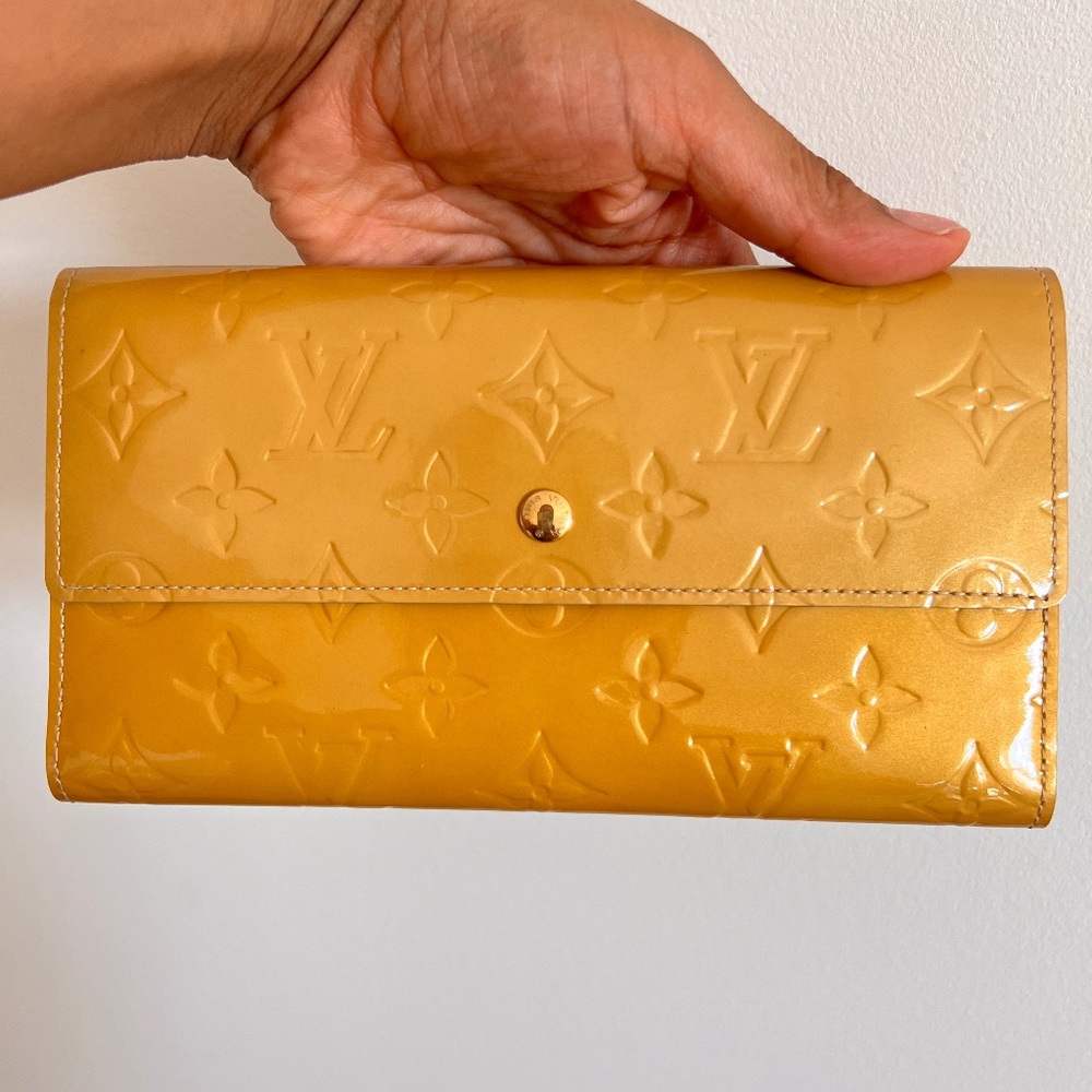 Louis Vuitton International Vernis Wallet Yellow Gold